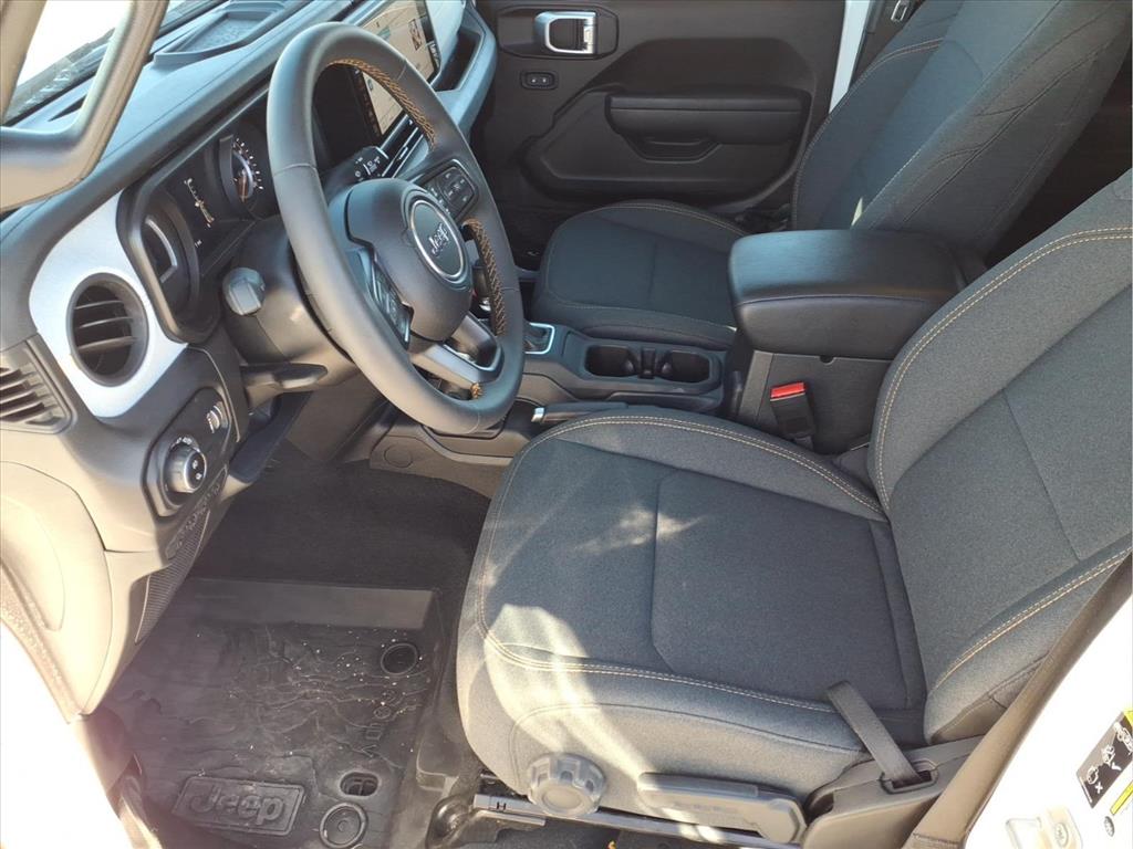 Used Car 2024 Jeep Gladiator  Willys For Sale Under $40,000 In Bastrop, Texas