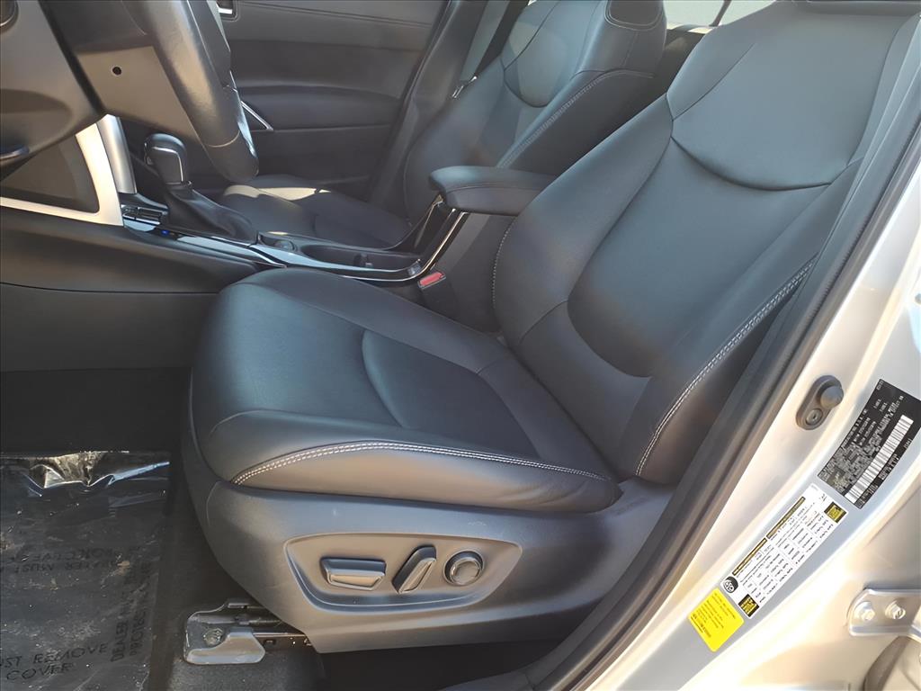 Used Car 2023 Toyota Corolla Cross  Xle For Sale Under $30,000 In Bastrop, Texas