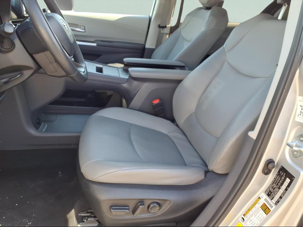 Used Car 2023 Toyota Sienna  Xle For Sale Under $40,000 In Bastrop, Texas