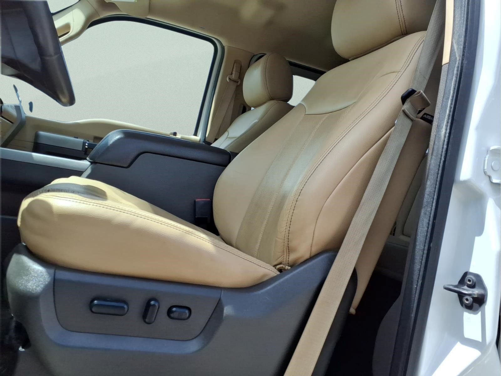 Used Car 2014 Ford F-250 Super Duty  Lariat For Sale Under $30,000 In Bastrop, Texas