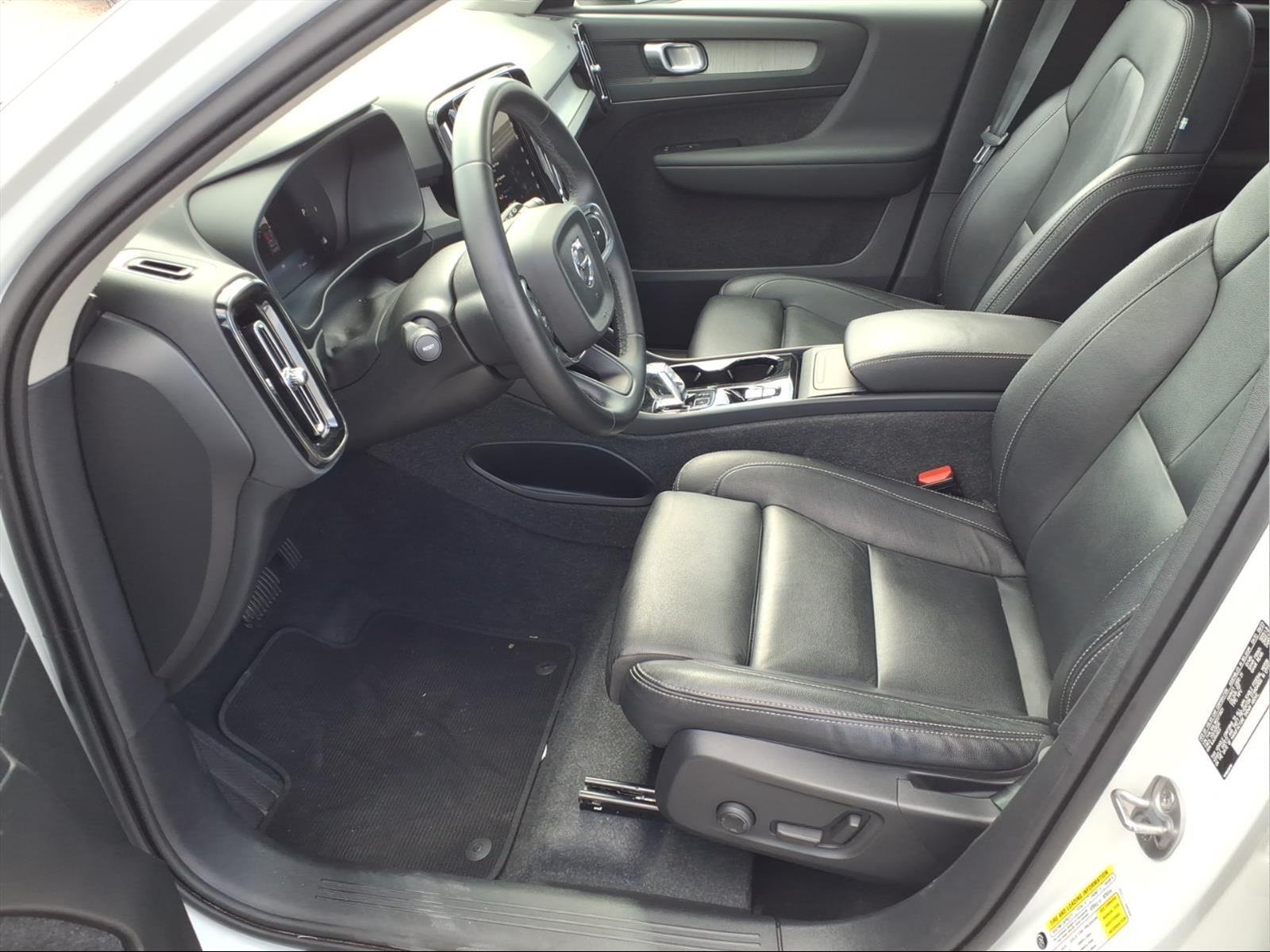 Used Car 2024 Volvo Xc40  B5 Plus Dark Theme For Sale Under $30,000 In Bastrop, Texas