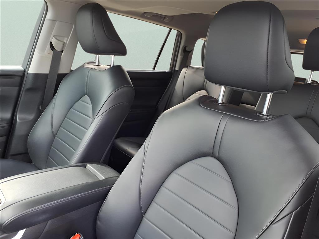 Used Car 2024 Toyota Highlander  Xle For Sale Under $40,000 In Bastrop, Texas