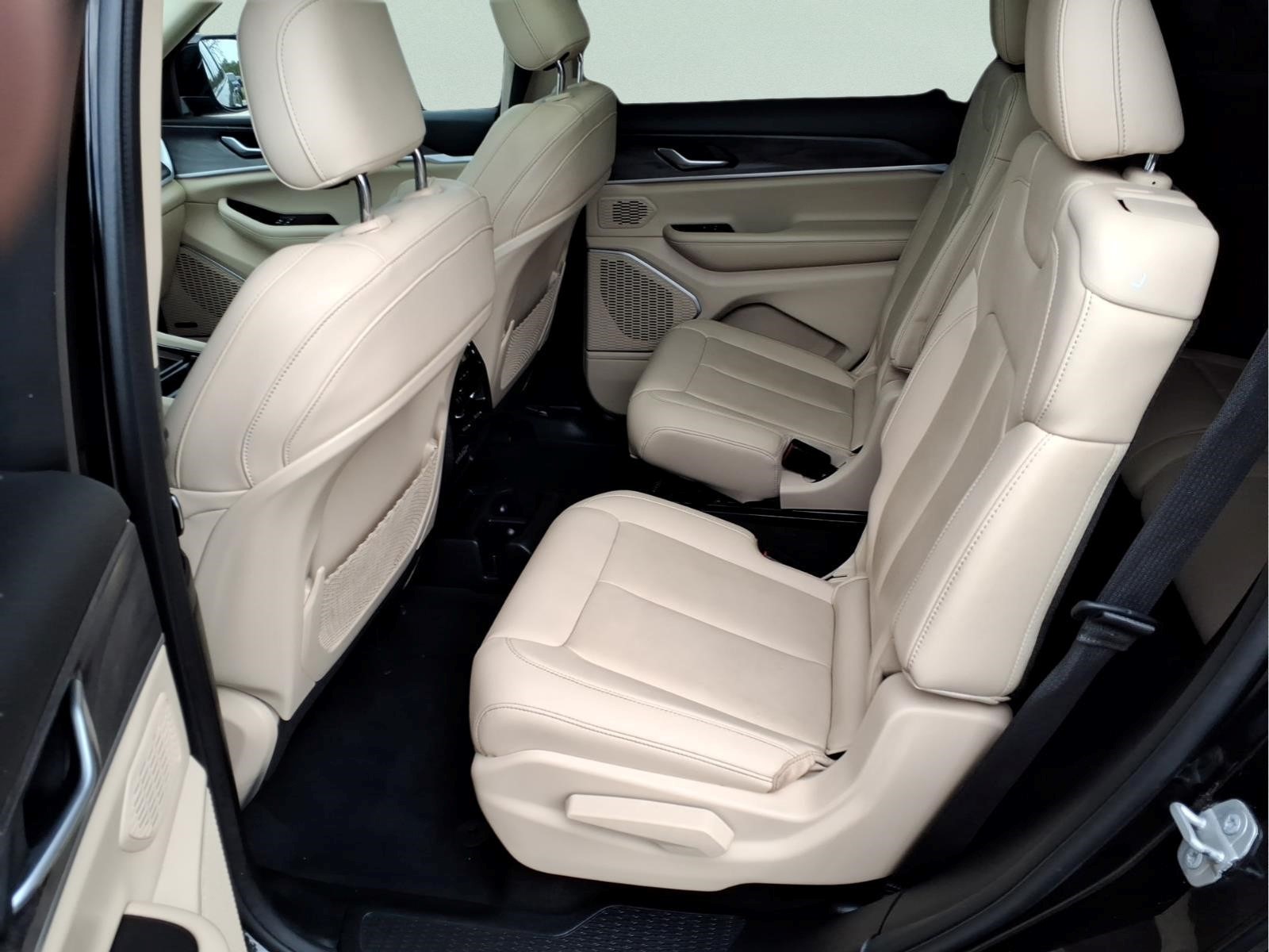 Used Car 2022 Jeep Grand Cherokee L  Limited For Sale Under $30,000 In Bastrop, Texas