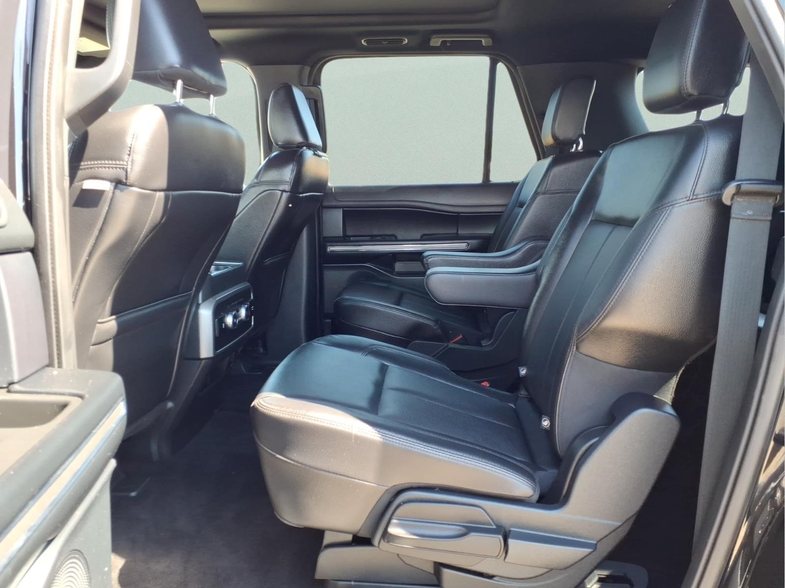 Used Car 2021 Ford Expedition Max  Xlt For Sale Under $35,000 In Bastrop, Texas