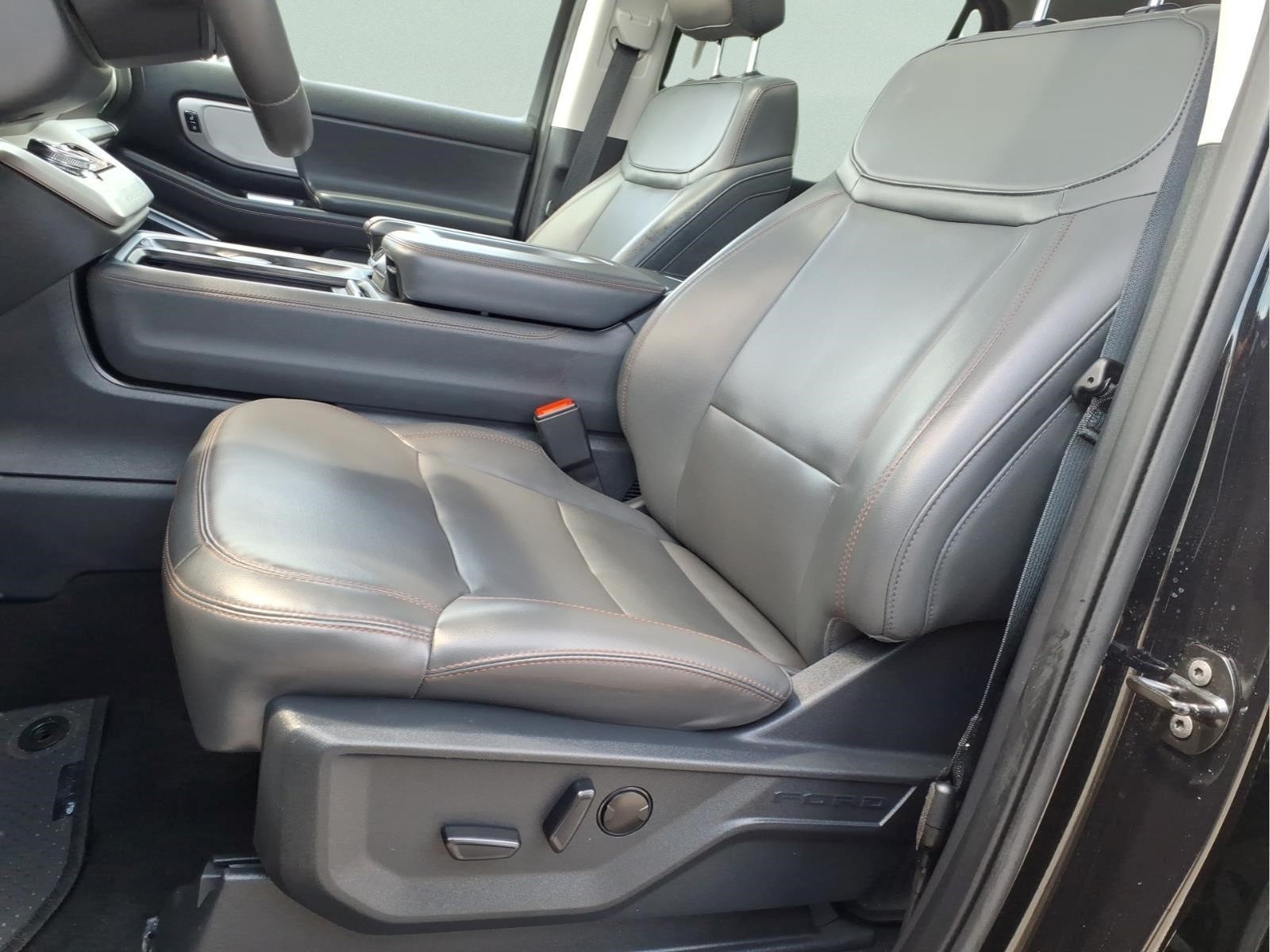 Used Car 2025 Ford Expedition  Active For Sale Under $60,000 In Bastrop, Texas