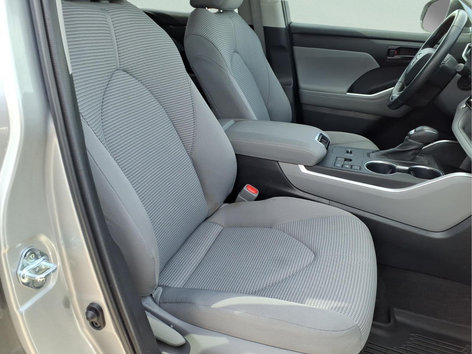 Used Car 2023 Toyota Highlander Hybrid  Le For Sale Under $35,000 In Bastrop, Texas