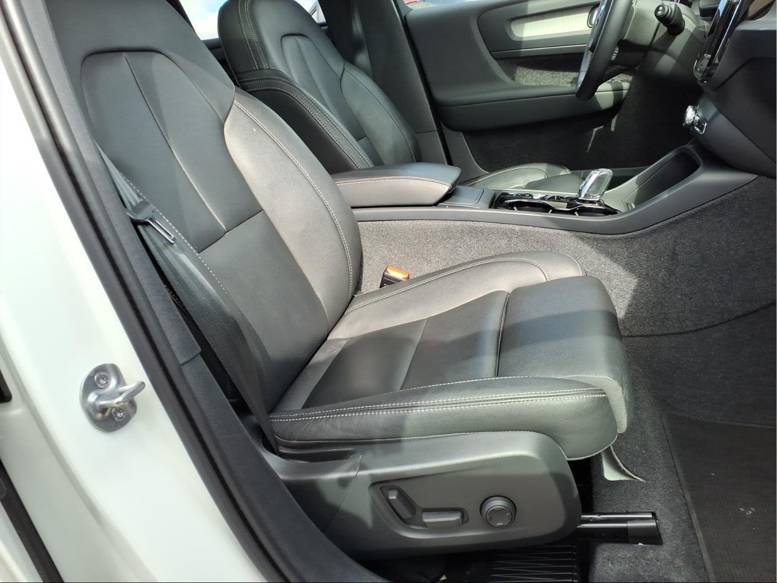 Used Car 2024 Volvo Xc40  B5 Plus Dark Theme For Sale Under $30,000 In Bastrop, Texas