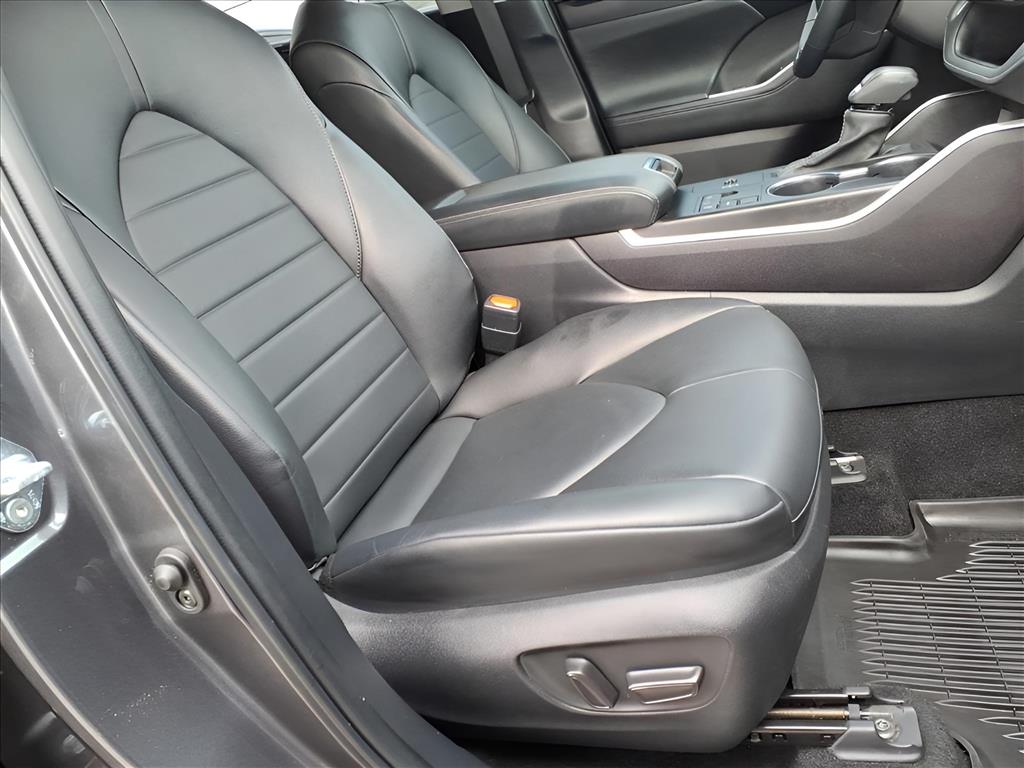 Used Car 2024 Toyota Highlander  Xle For Sale Under $40,000 In Bastrop, Texas