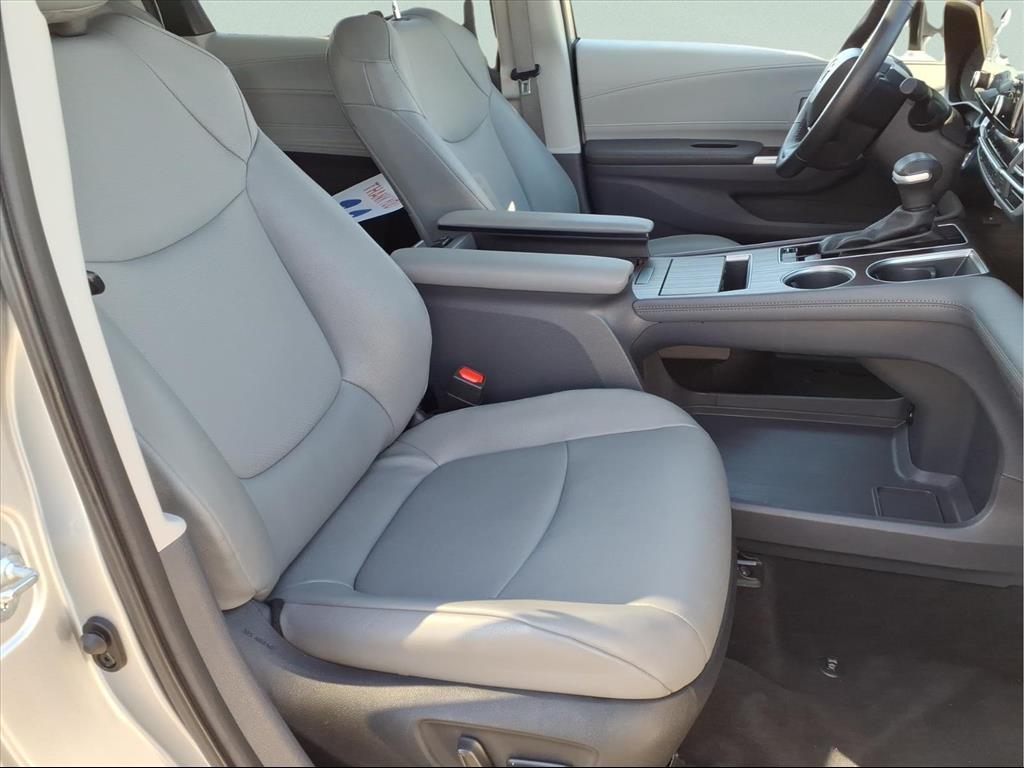 Used Car 2023 Toyota Sienna  Xle For Sale Under $40,000 In Bastrop, Texas