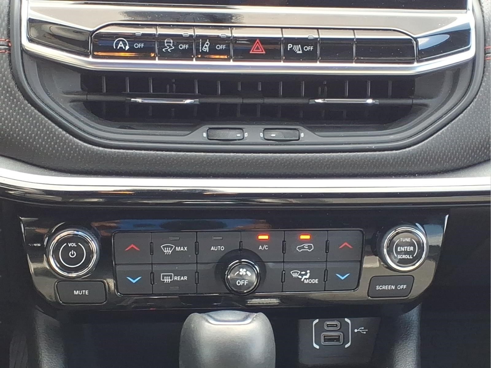 Used Car 2025 Jeep Compass  Trailhawk For Sale Under $30,000 In Bastrop, Texas