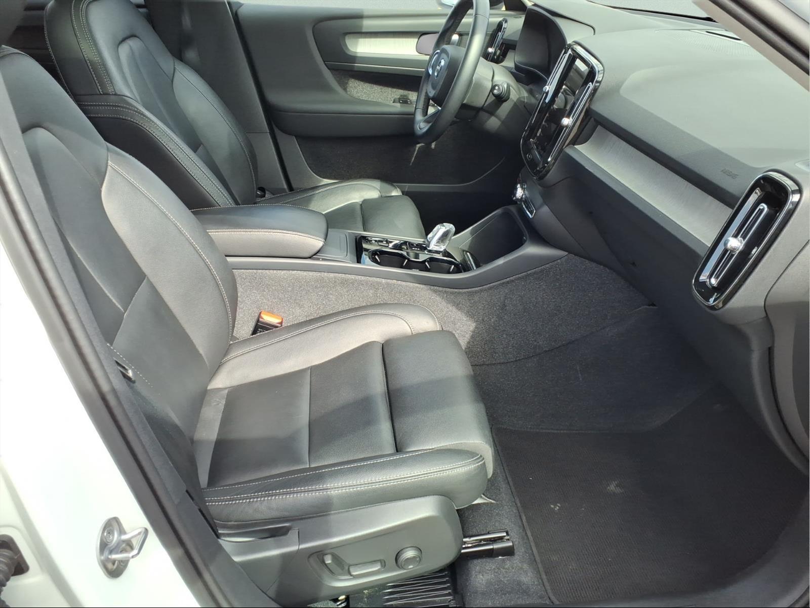 Used Car 2024 Volvo Xc40  B5 Plus Dark Theme For Sale Under $30,000 In Bastrop, Texas