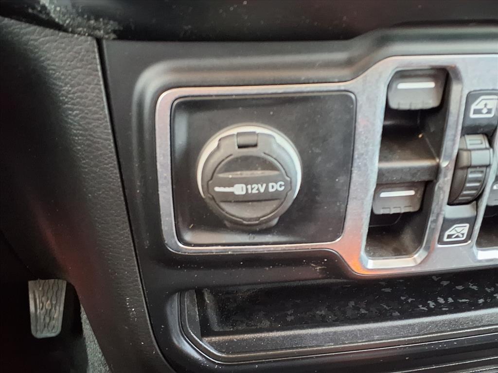 Used Car 2022 Jeep Gladiator  Willys For Sale Under $35,000 In Bastrop, Texas