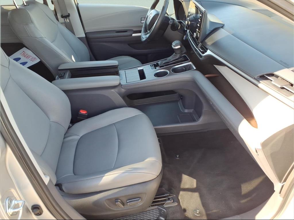 Used Car 2023 Toyota Sienna  Xle For Sale Under $40,000 In Bastrop, Texas