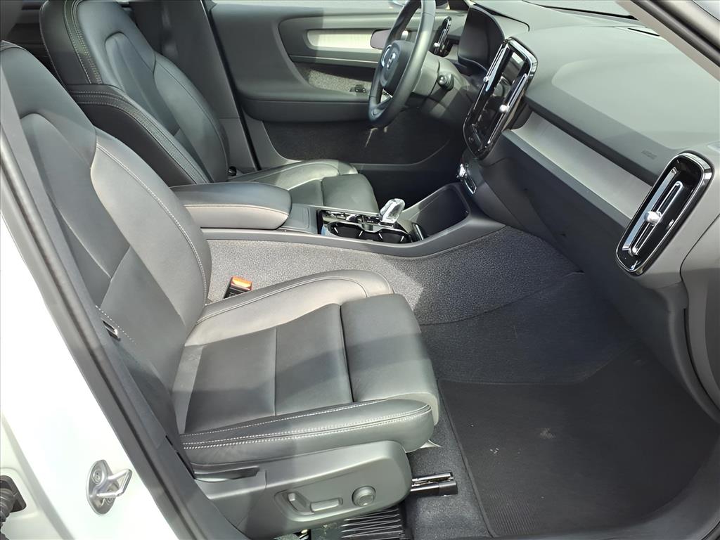 Used Car 2024 Volvo Xc40  B5 Plus Dark Theme For Sale Under $35,000 In Bastrop, Texas