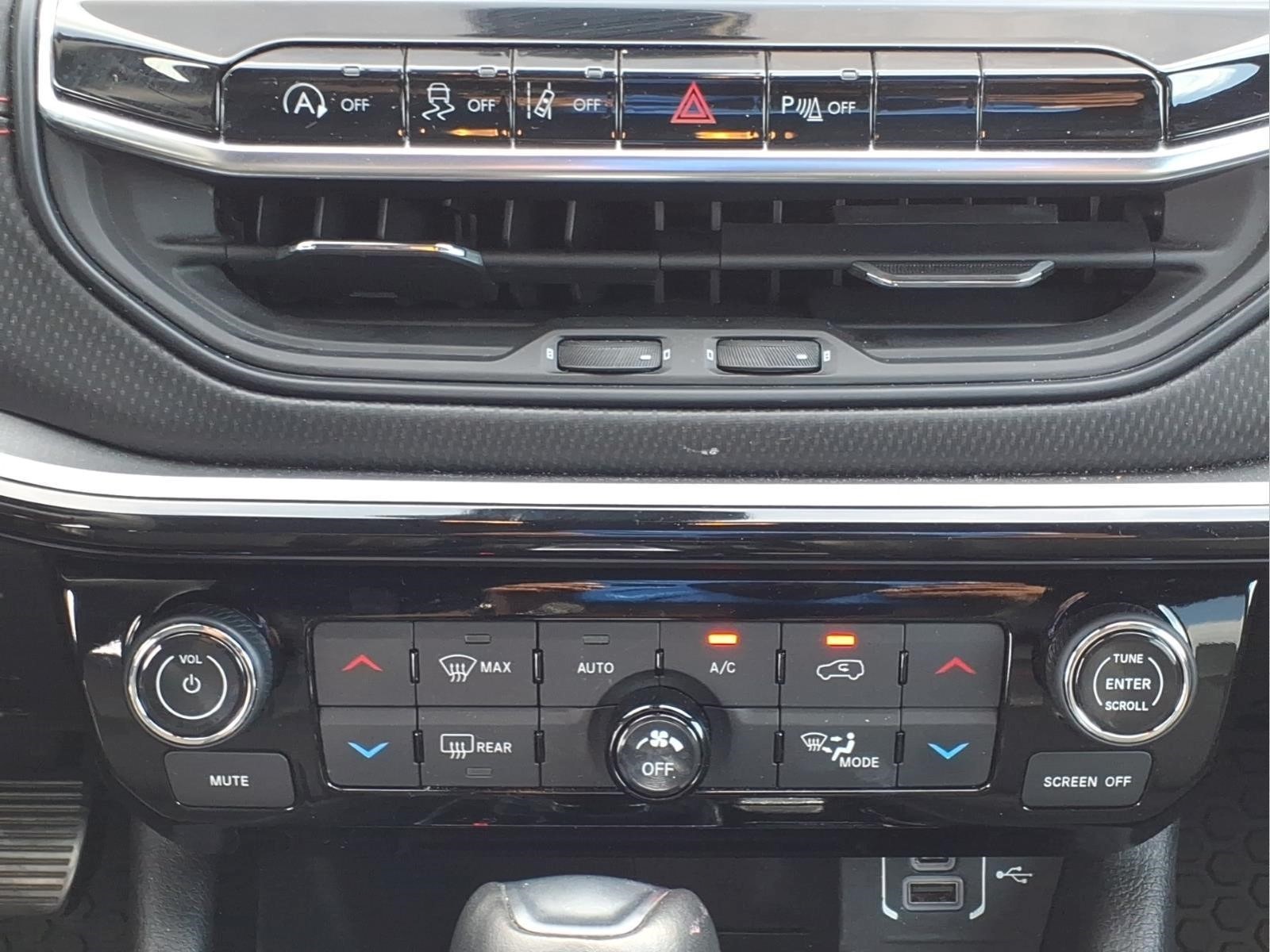 Used Car 2025 Jeep Compass  Trailhawk For Sale Under $30,000 In Bastrop, Texas