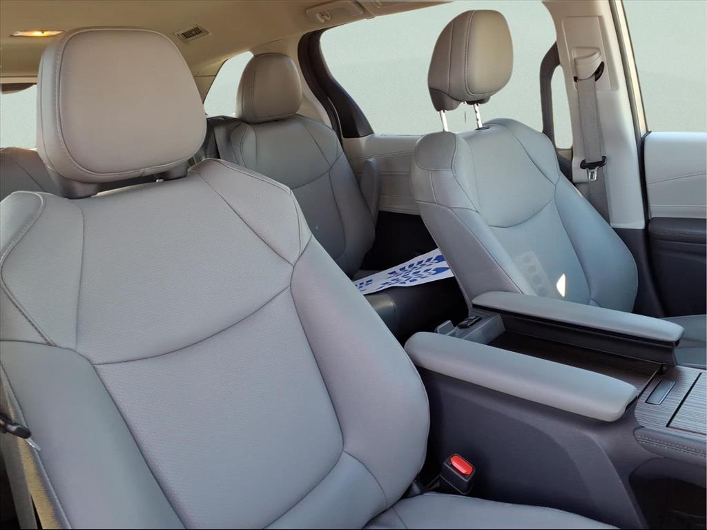 Used Car 2023 Toyota Sienna  Xle For Sale Under $40,000 In Bastrop, Texas
