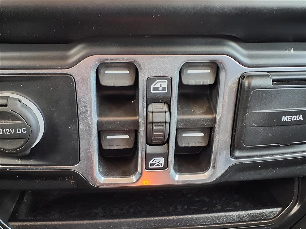 Used Car 2022 Jeep Gladiator  Willys For Sale Under $35,000 In Bastrop, Texas