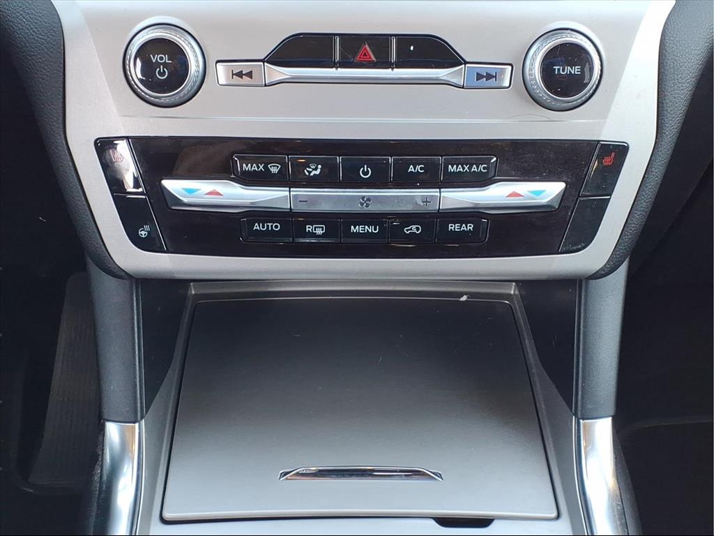 Used Car 2022 Ford Explorer  Xlt For Sale Under $30,000 In Bastrop, Texas