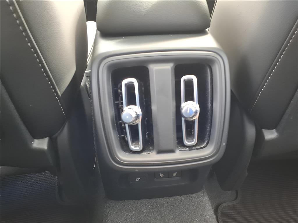 Used Car 2024 Volvo Xc40  B5 Plus Dark Theme For Sale Under $35,000 In Bastrop, Texas