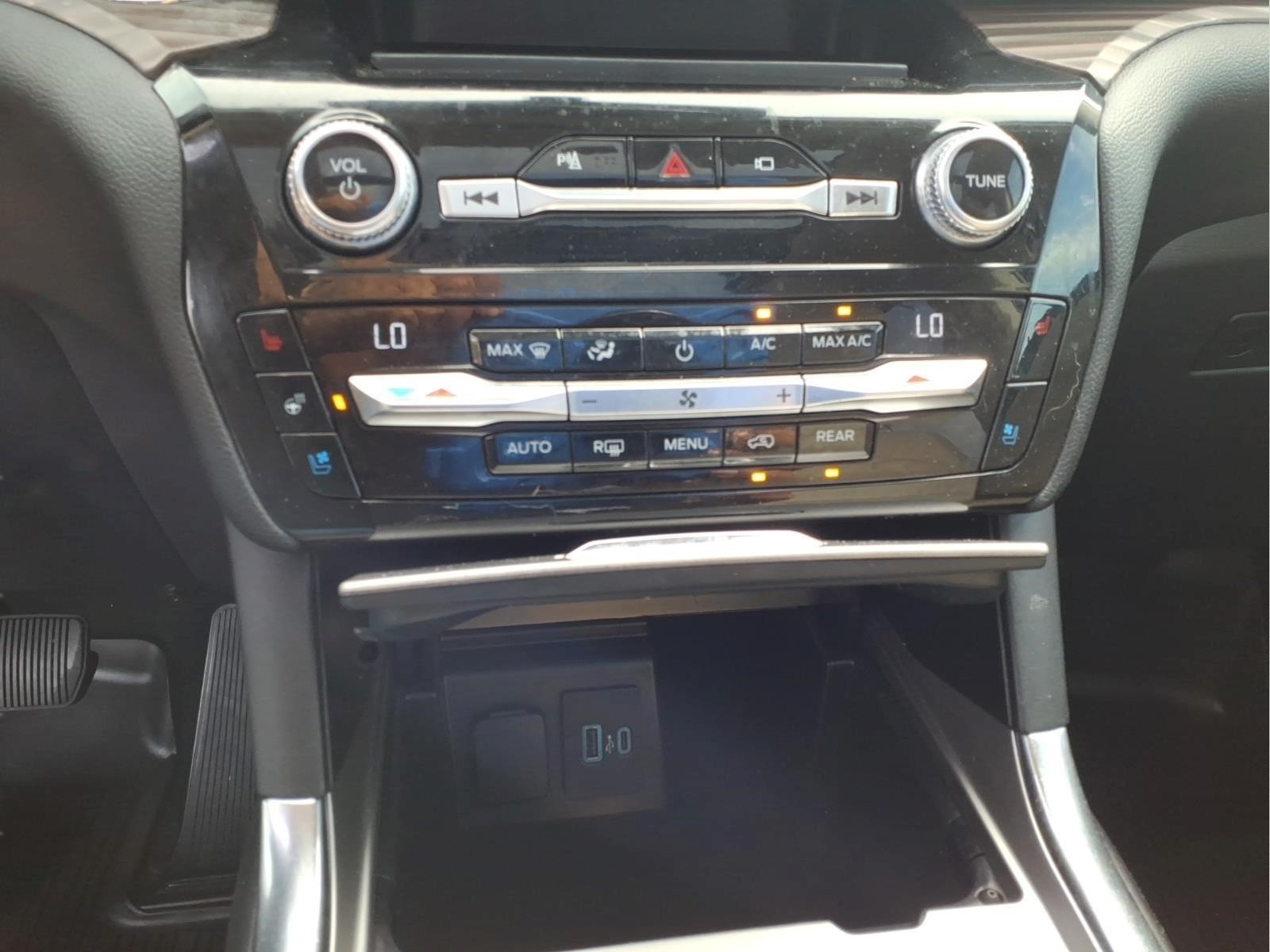 Used Car 2021 Ford Explorer Hybrid  Limited For Sale Under $30,000 In Bastrop, Texas