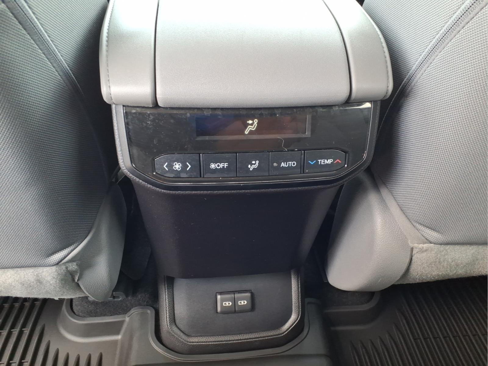 Used Car 2023 Toyota Highlander Hybrid  Le For Sale Under $35,000 In Bastrop, Texas