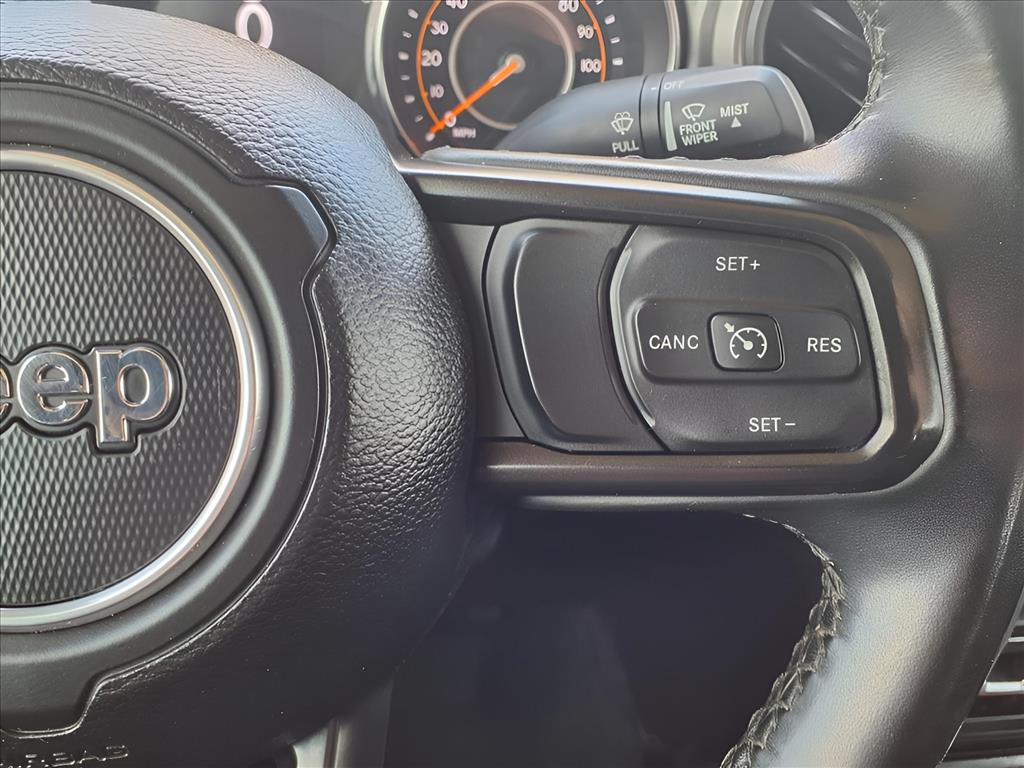 Used Car 2022 Jeep Gladiator  Willys For Sale Under $35,000 In Bastrop, Texas