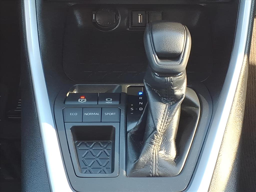 Used Car 2021 Toyota Rav4  Xle For Sale Under $30,000 In Bastrop, Texas