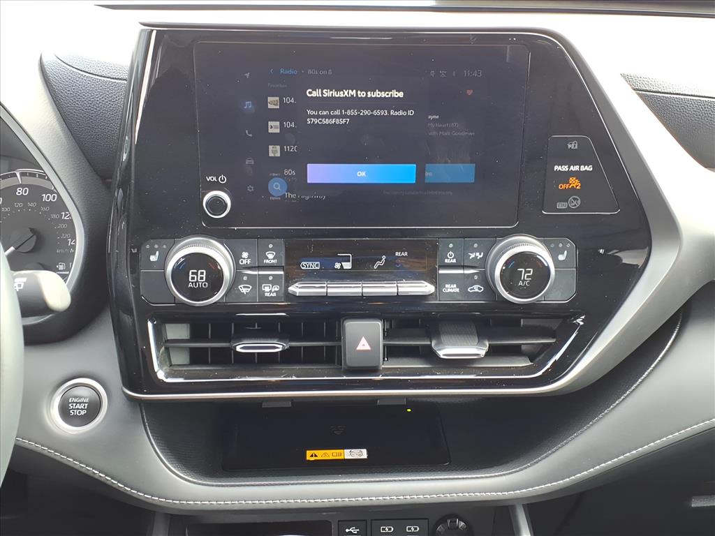 Used Car 2024 Toyota Highlander  Xle For Sale Under $40,000 In Bastrop, Texas