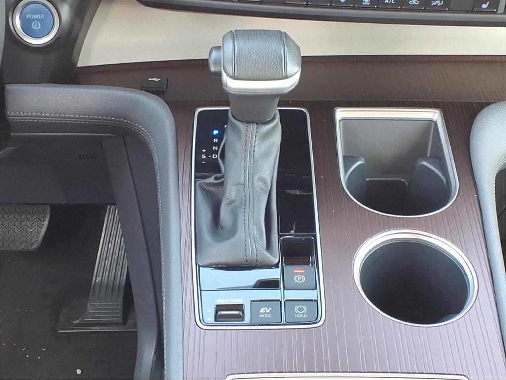 Used Car 2023 Toyota Sienna  Xle For Sale Under $40,000 In Bastrop, Texas