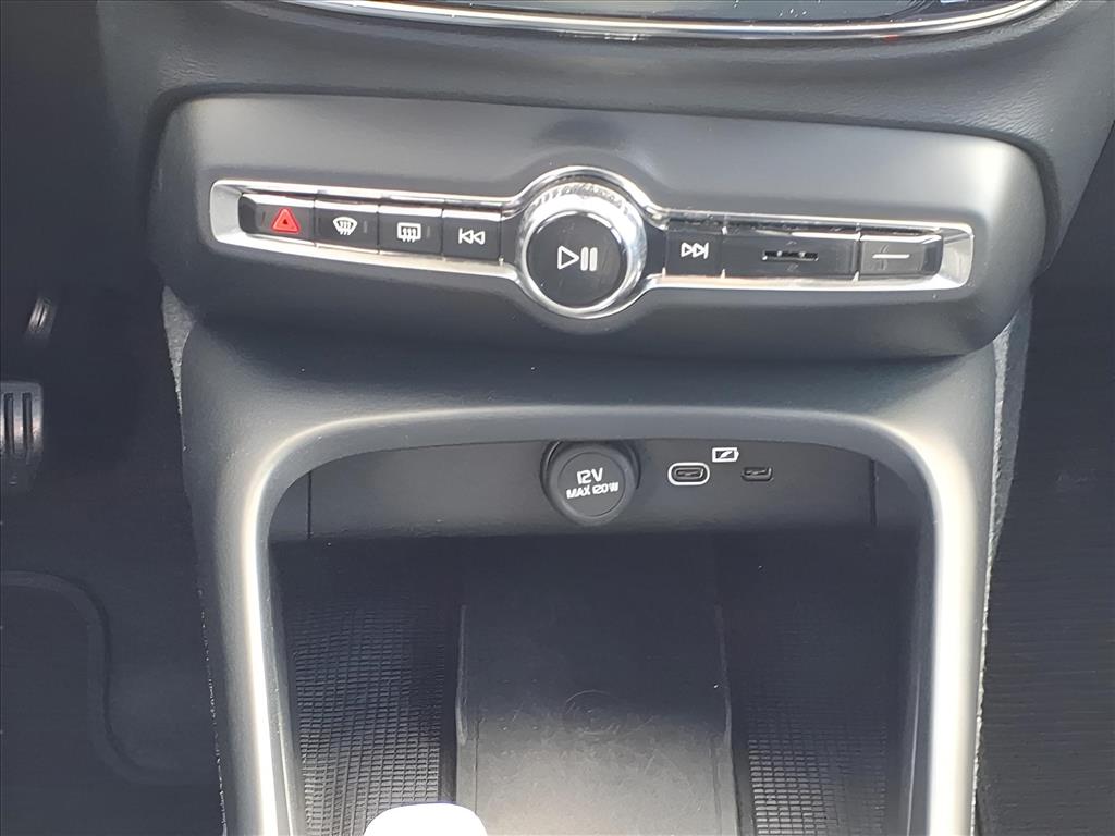 Used Car 2024 Volvo Xc40  B5 Plus Dark Theme For Sale Under $35,000 In Bastrop, Texas