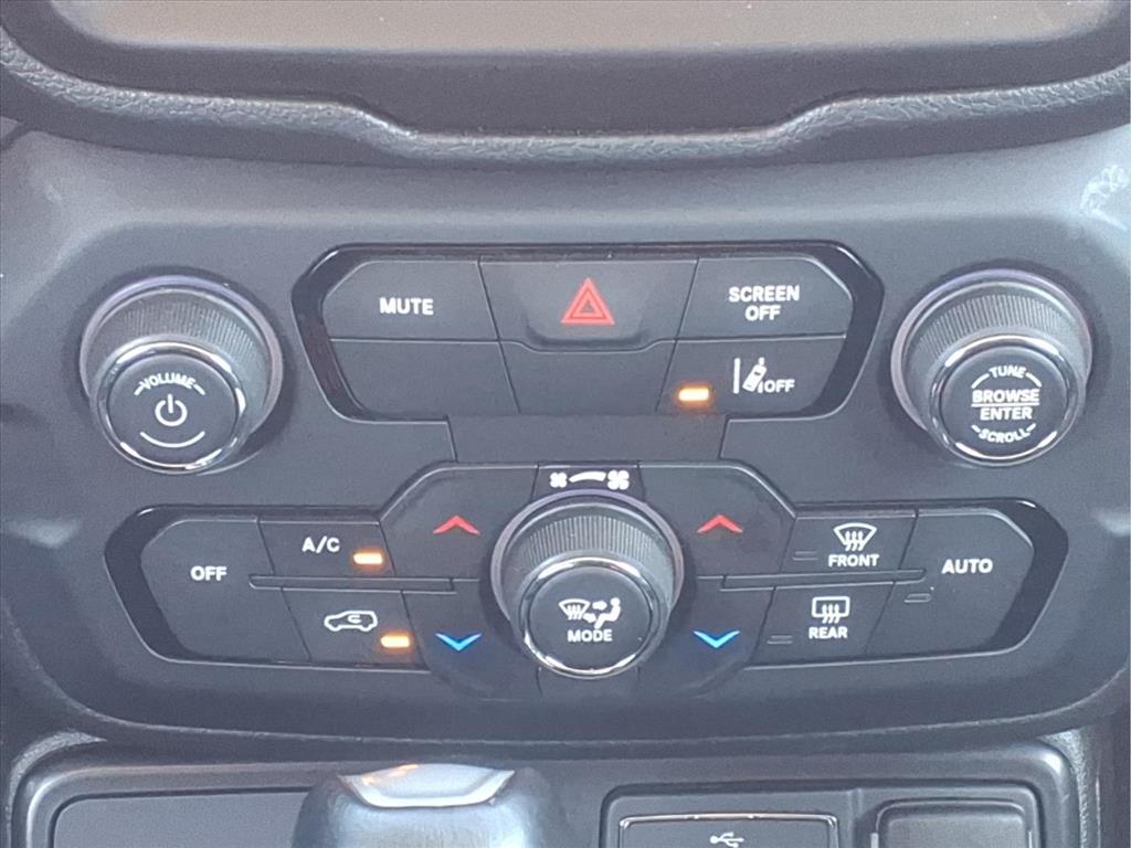 Used Car 2023 Jeep Renegade  Trailhawk For Sale Under $25,000 In Bastrop, Texas