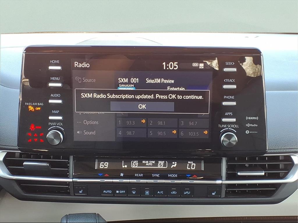 Used Car 2023 Toyota Sienna  Xle For Sale Under $40,000 In Bastrop, Texas