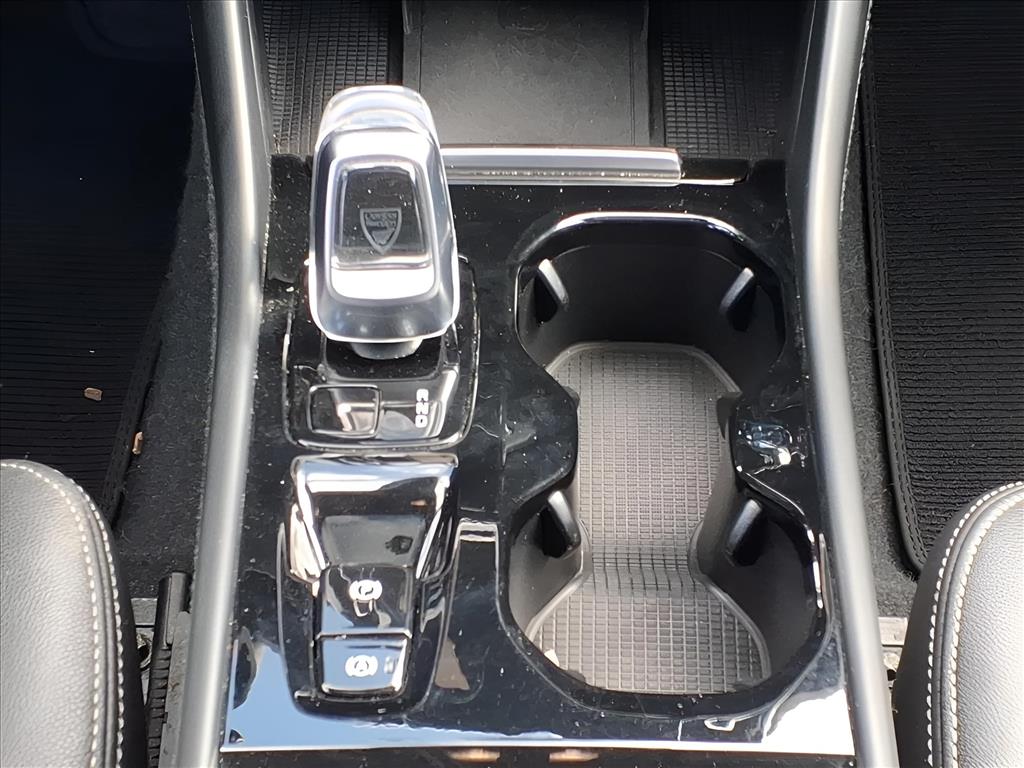 Used Car 2024 Volvo Xc40  B5 Plus Dark Theme For Sale Under $35,000 In Bastrop, Texas