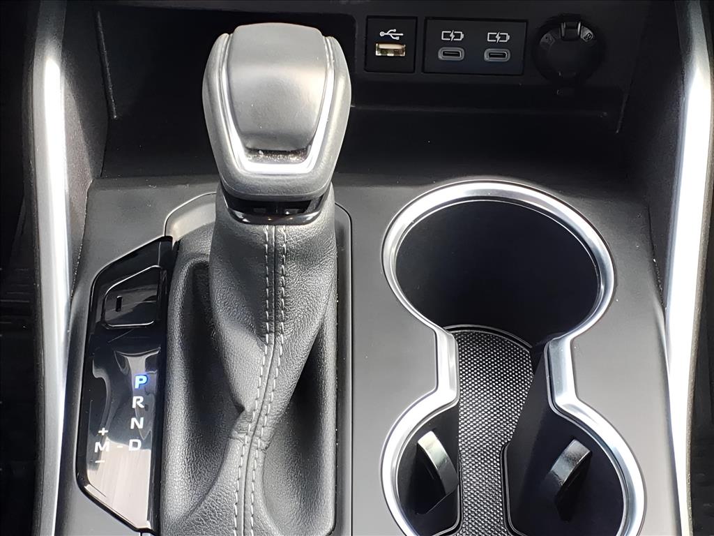 Used Car 2024 Toyota Highlander  Xle For Sale Under $40,000 In Bastrop, Texas