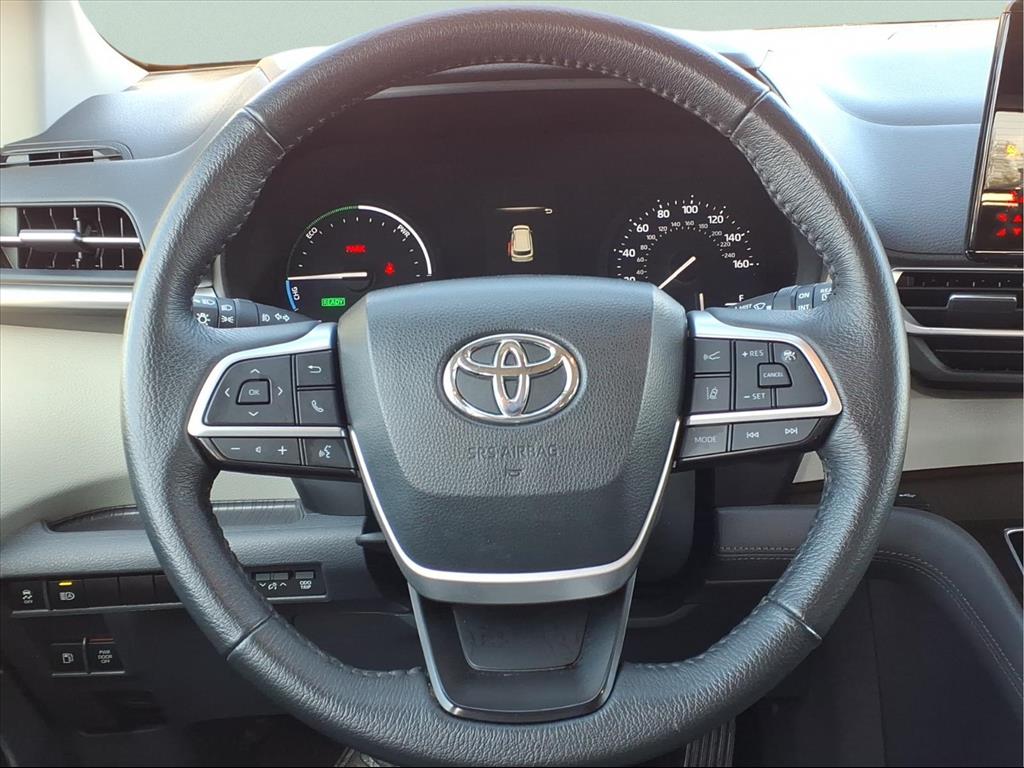 Used Car 2023 Toyota Sienna  Xle For Sale Under $40,000 In Bastrop, Texas