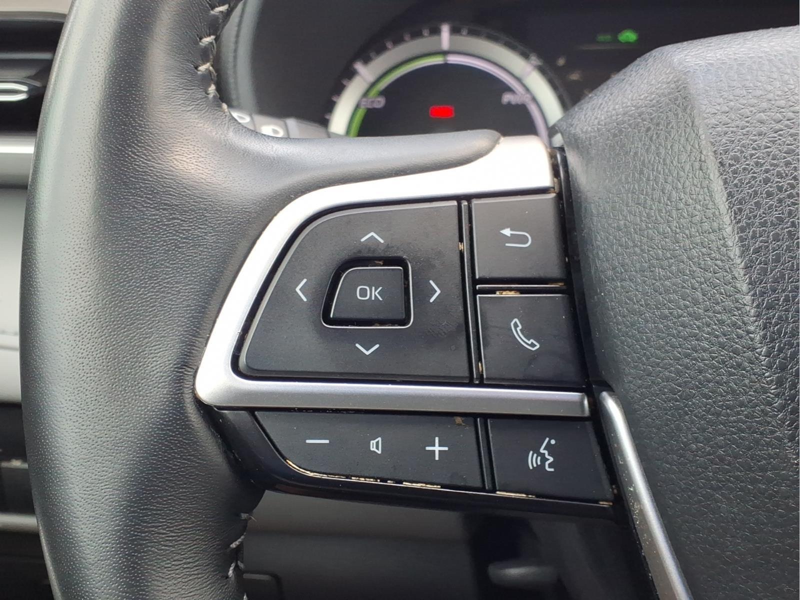 Used Car 2023 Toyota Highlander Hybrid  Le For Sale Under $35,000 In Bastrop, Texas