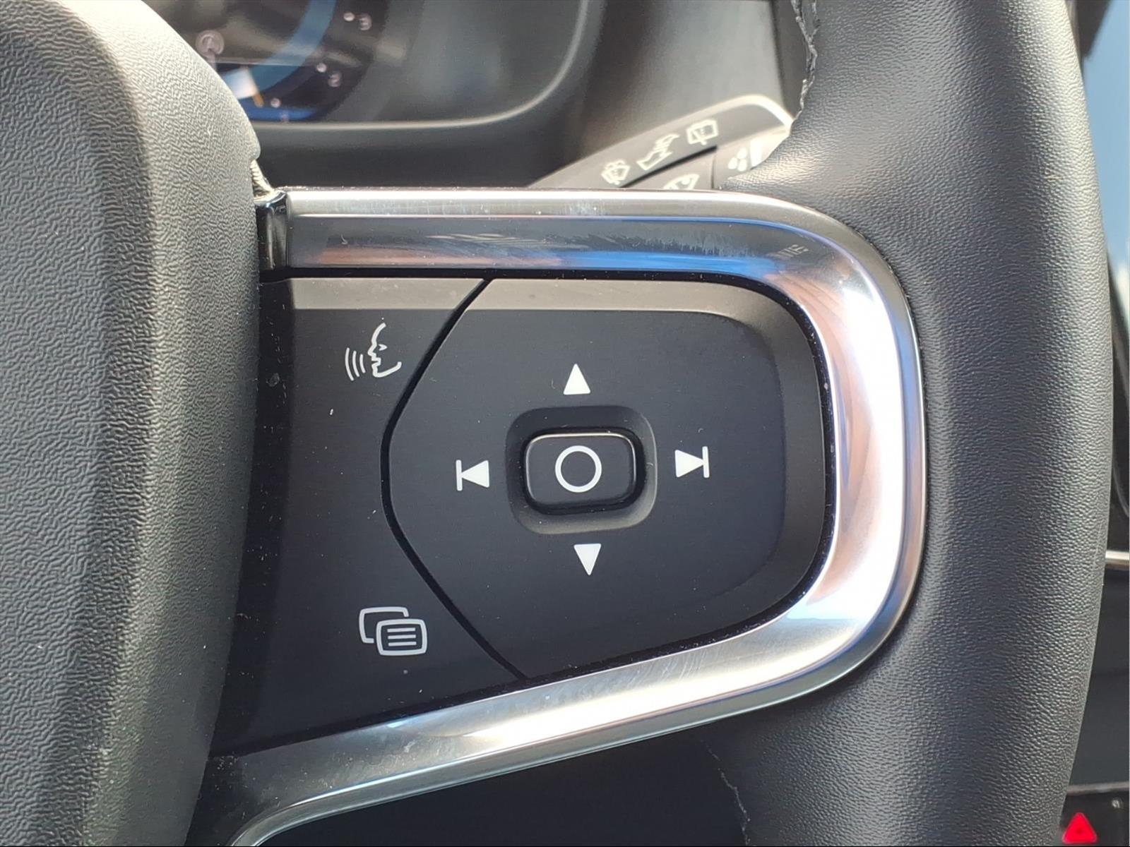 Used Car 2024 Volvo Xc40  B5 Plus Dark Theme For Sale Under $30,000 In Bastrop, Texas