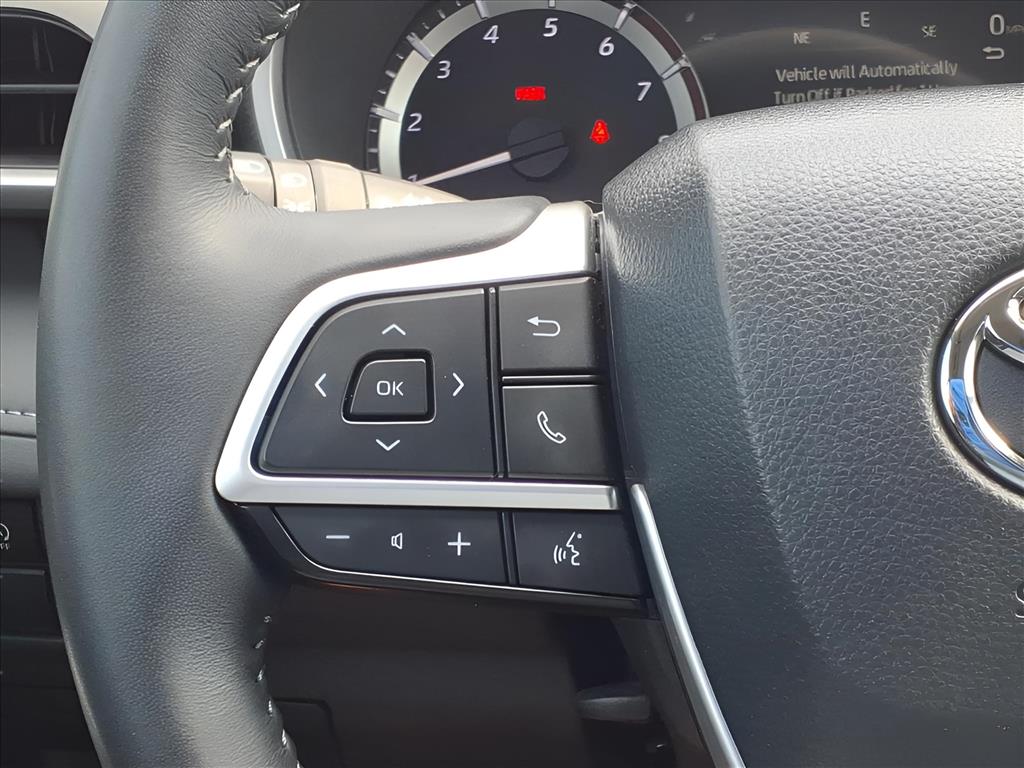 Used Car 2024 Toyota Highlander  Xle For Sale Under $40,000 In Bastrop, Texas