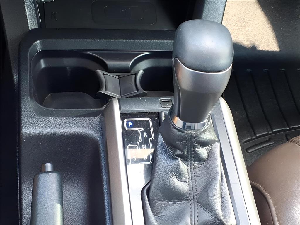 Used Car 2017 Toyota Tacoma  Limited V6 For Sale Under $20,000 In Bastrop, Texas