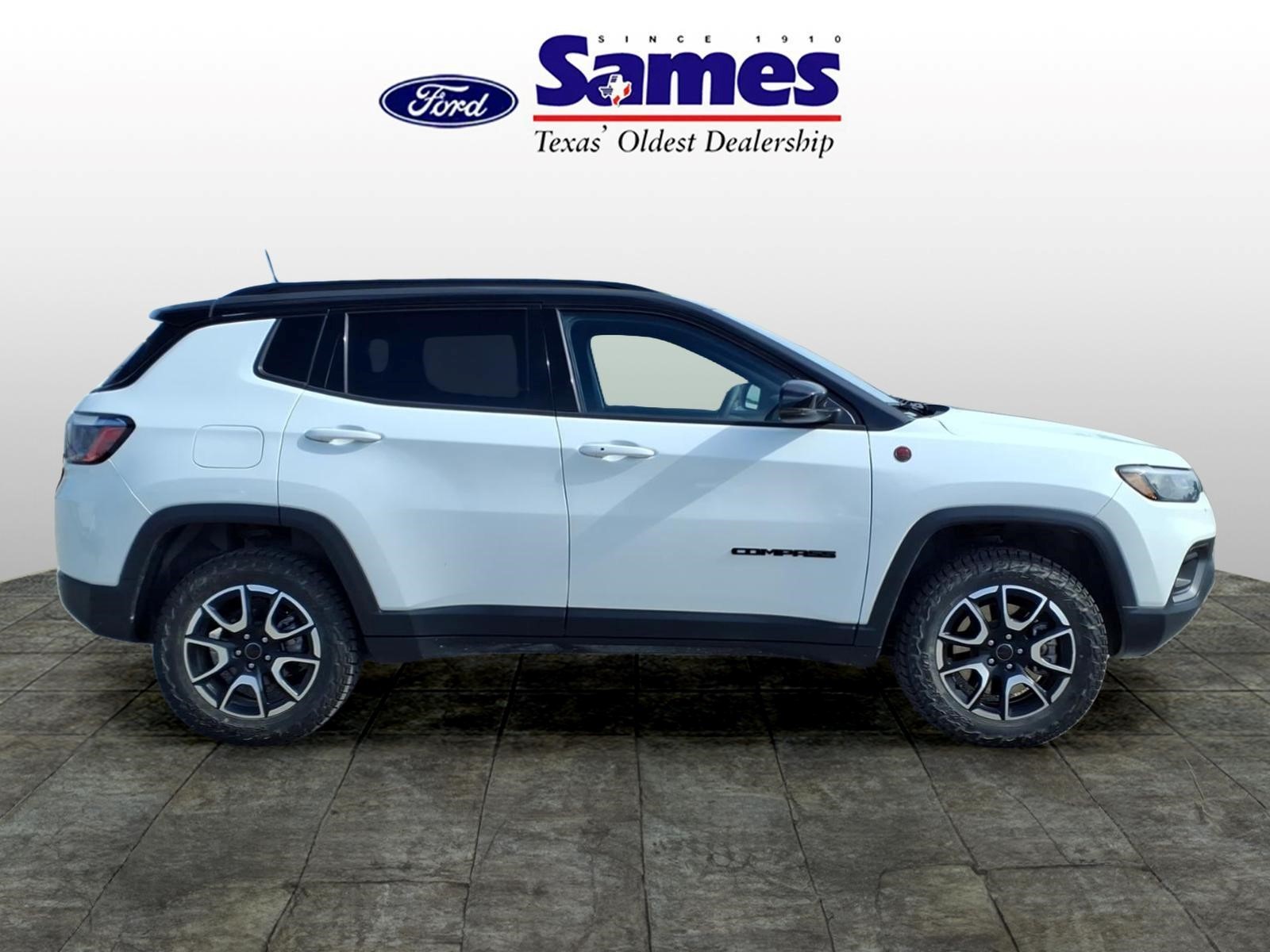 Used Car 2025 Jeep Compass  Trailhawk For Sale Under $30,000 In Bastrop, Texas