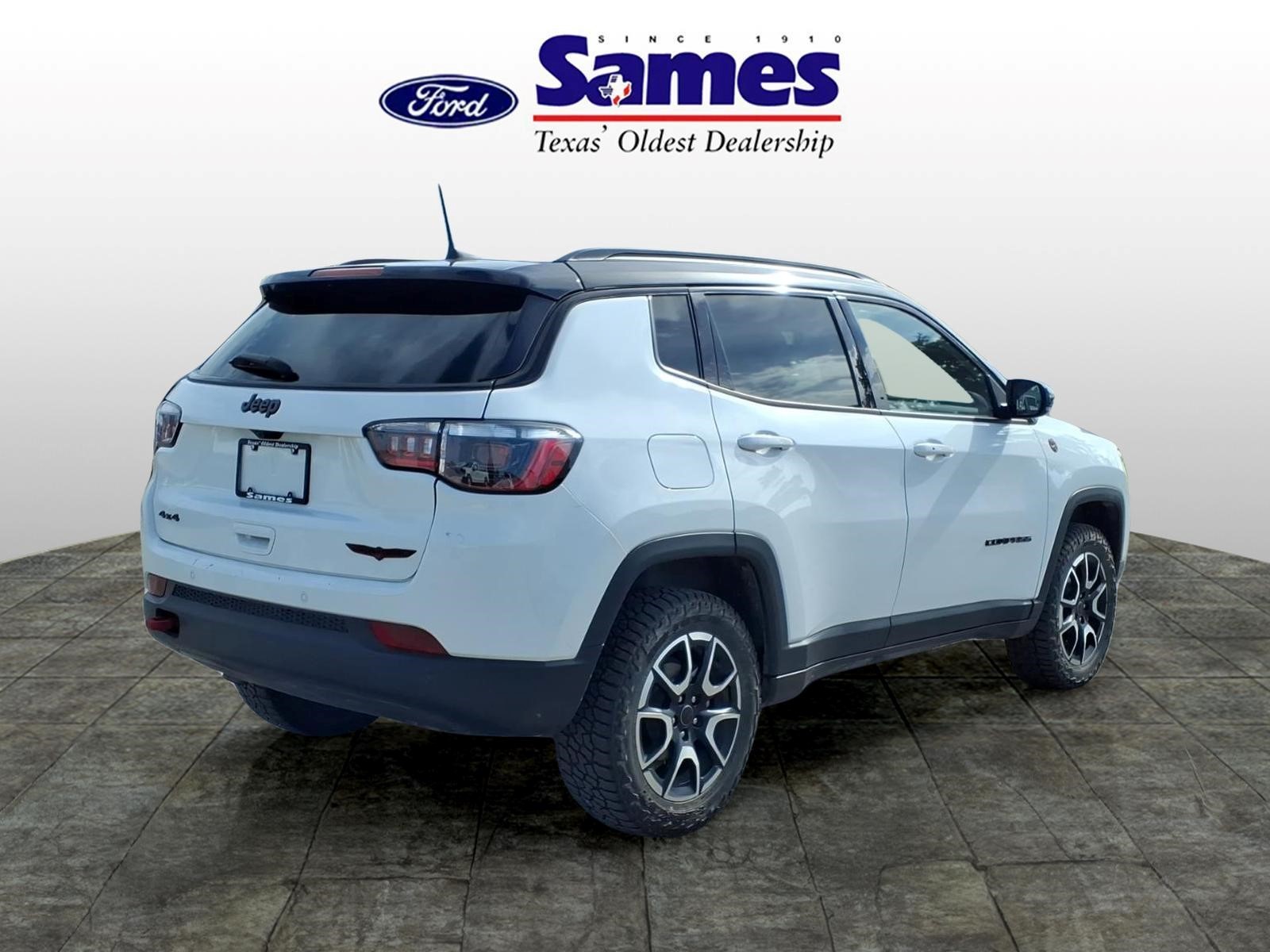 Used Car 2025 Jeep Compass  Trailhawk For Sale Under $30,000 In Bastrop, Texas