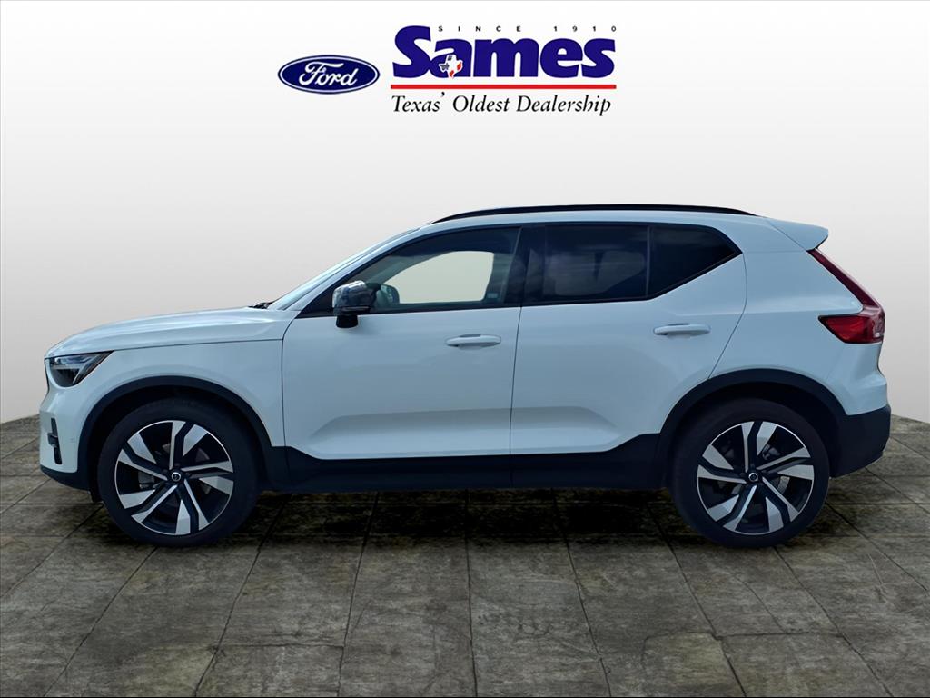 Used Car 2024 Volvo Xc40  B5 Plus Dark Theme For Sale Under $35,000 In Bastrop, Texas