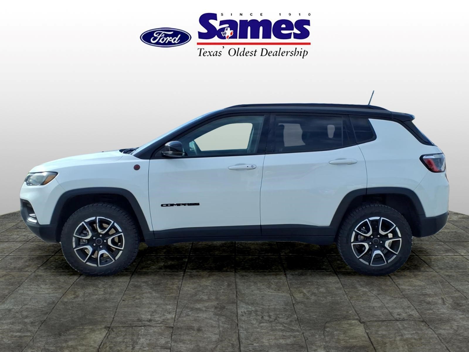 Used Car 2025 Jeep Compass  Trailhawk For Sale Under $30,000 In Bastrop, Texas