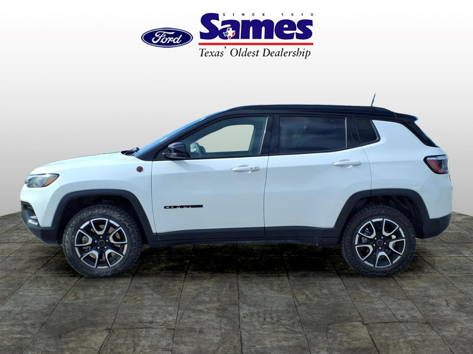 Used Car 2025 Jeep Compass  Trailhawk For Sale Under $30,000 In Bastrop, Texas