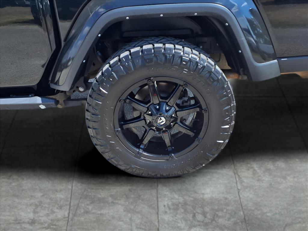 Used Car 2022 Jeep Gladiator  Willys For Sale Under $35,000 In Bastrop, Texas