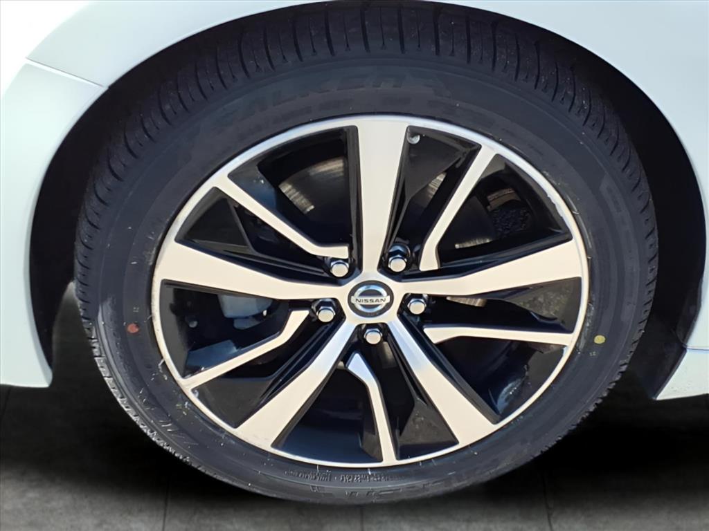 Used Car 2021 Nissan Maxima  Sv For Sale Under $25,000 In Bastrop, Texas