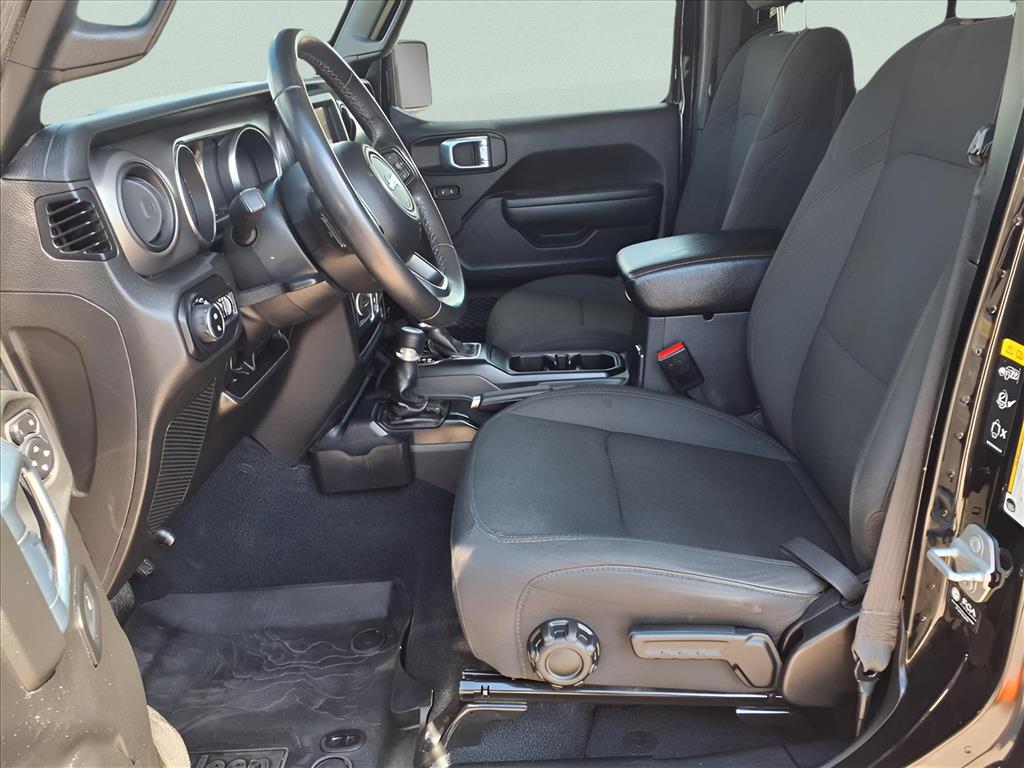 Used Car 2022 Jeep Gladiator  Willys For Sale Under $35,000 In Bastrop, Texas