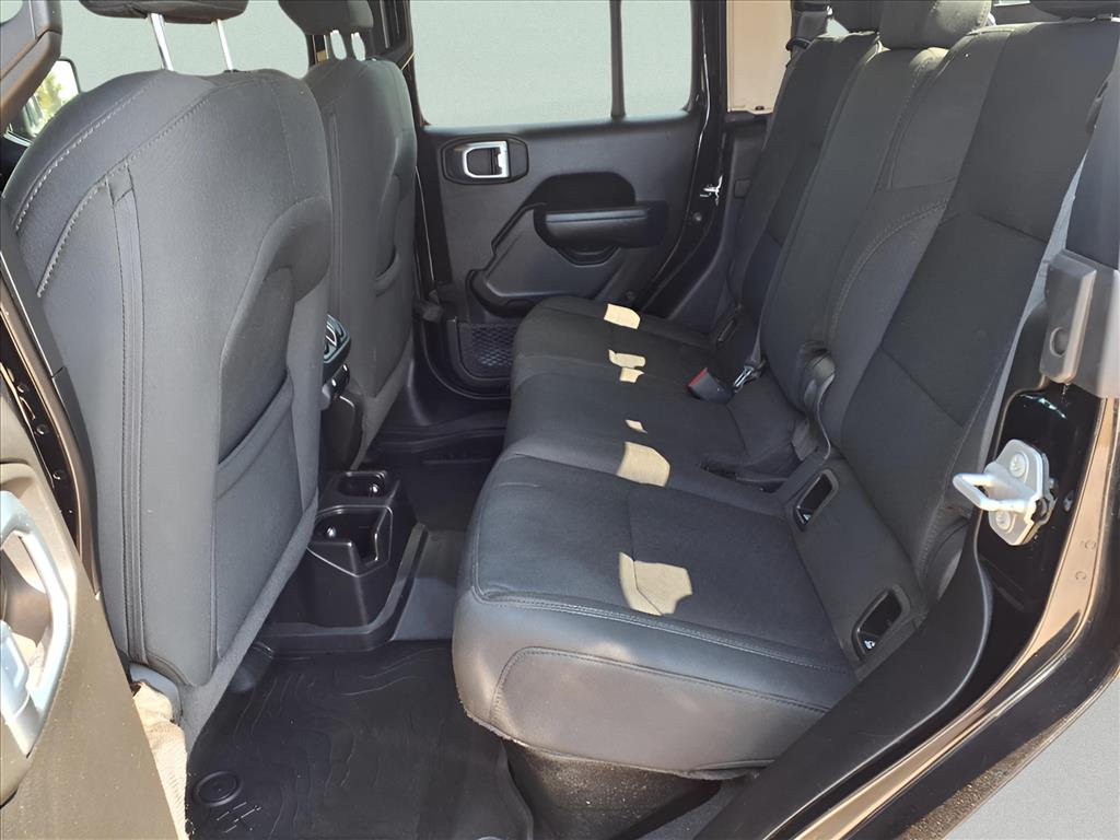 Used Car 2022 Jeep Gladiator  Willys For Sale Under $35,000 In Bastrop, Texas