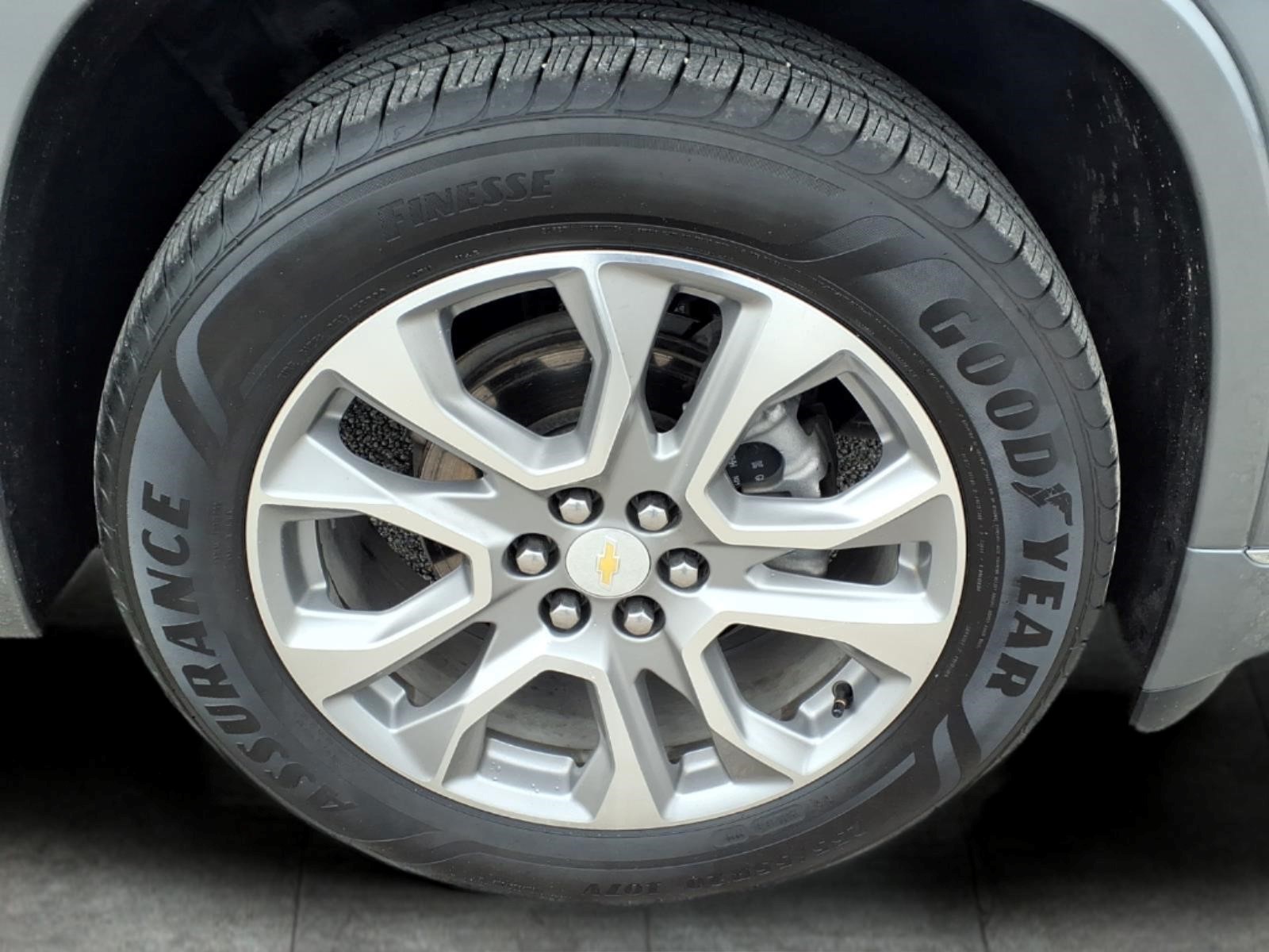 Used Car 2021 Chevrolet Traverse  Premier For Sale Under $30,000 In Bastrop, Texas