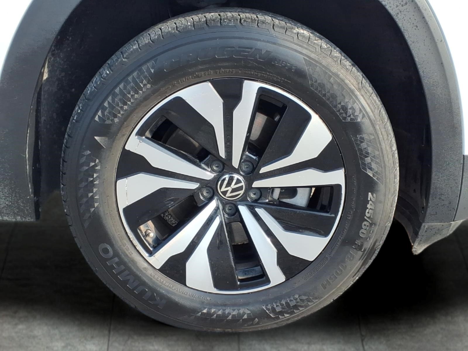 Used Car 2024 Volkswagen Atlas  2.0t Se For Sale Under $25,000 In Bastrop, Texas